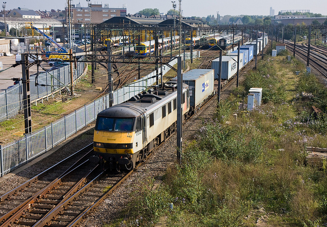 90042 at Willesden Junction