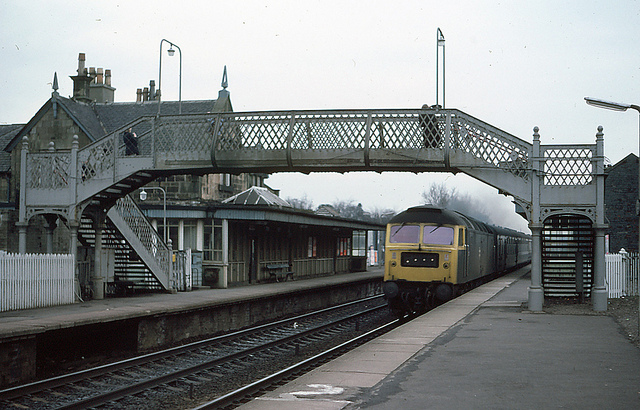 Lenzie Station - Taken in 1976, the buildings were demolished in the 1980s when the station was modernised.