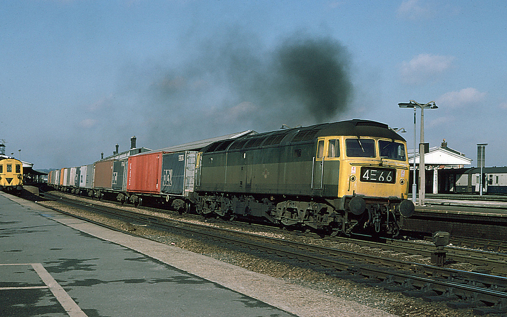 47364 with Full Yellow Ends but retaining her Green livery