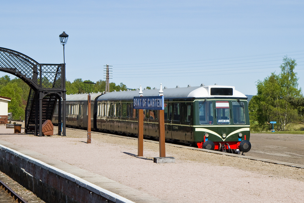 Pressed Steel Multiple Unity with Whisker stripes