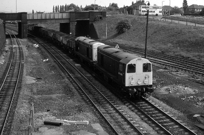 20005 + 20008 at Woodhouse (JUN80)_BW